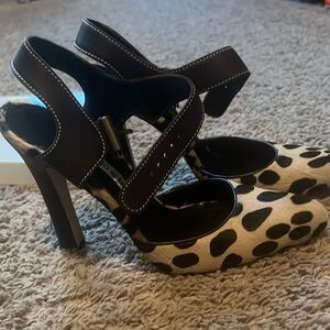 Manolo Blahnik Shoes-beautiful strappy Manolos.